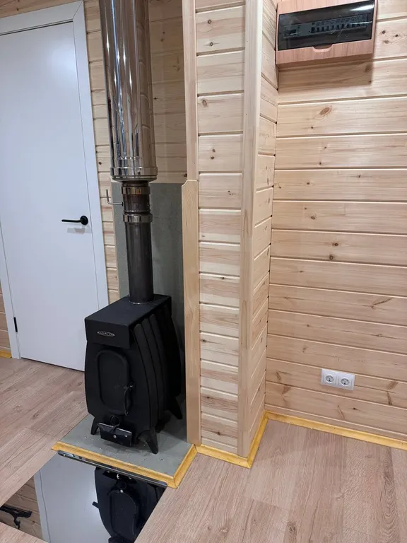 Уютный дом в лесу