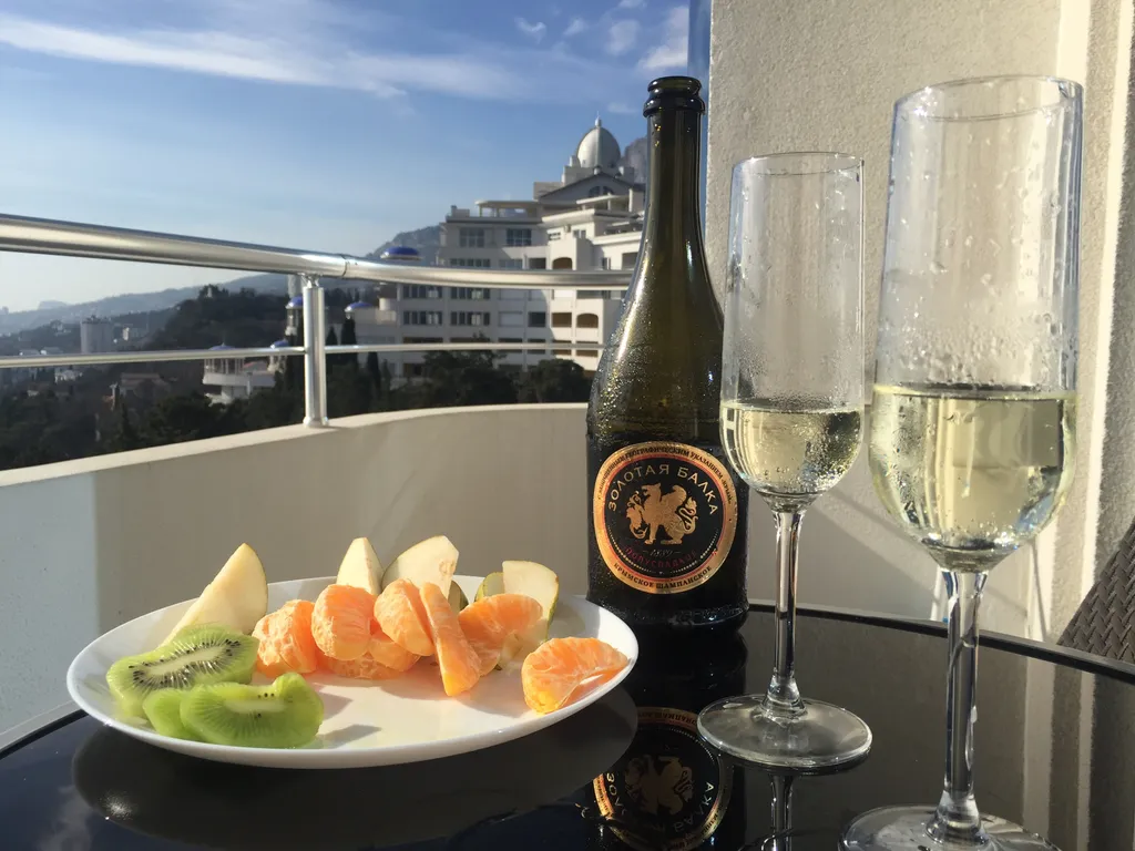 Апартаменты с видом на море и горы