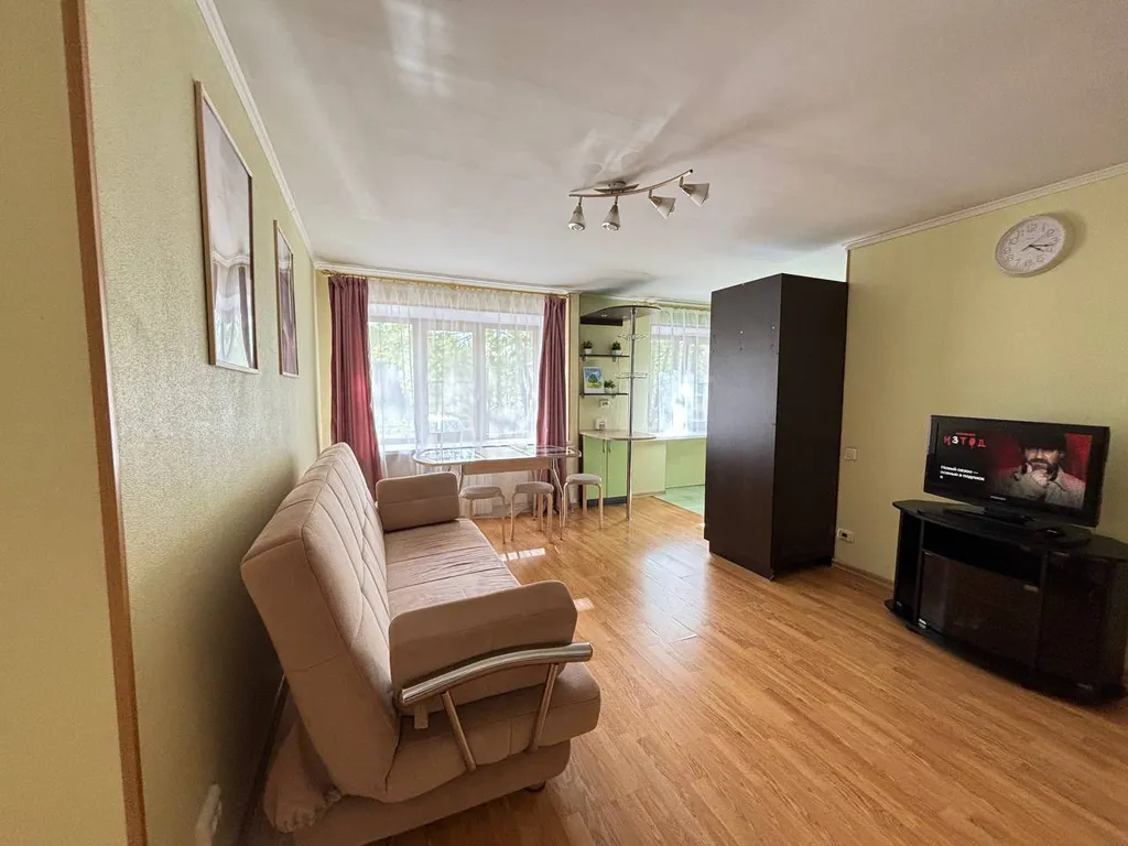 Двухкомнатная в самом центре у набережной