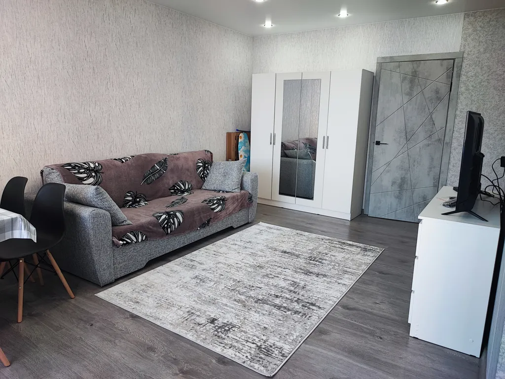 Просторная квартира после свежего евроремонта — аренда посуточно в Мончегорск