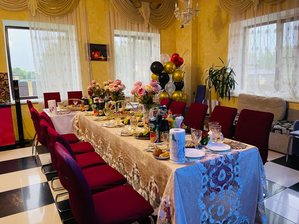 Замок для гостей