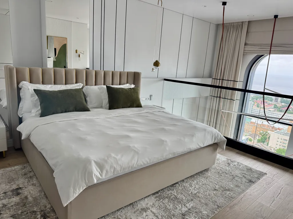 Видовые двухуровневые апартаменты в самом центре Владивостока