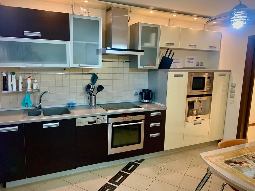 4-комнатная квартира с камином, рядом Центральная площадь