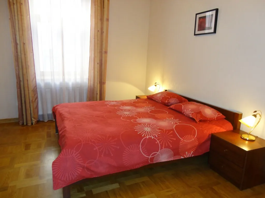 Большая 3-ех комнатная квартира в Старой Риге, 2 этаж без лифта