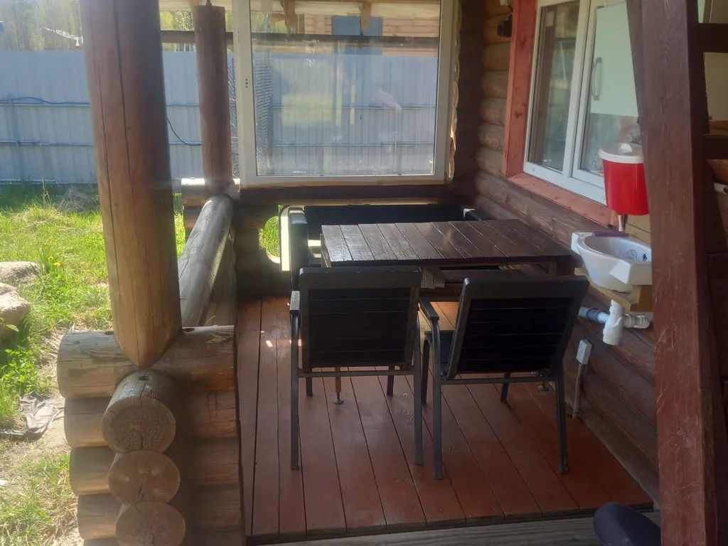 Дом с баней в лесу возле храма и озера