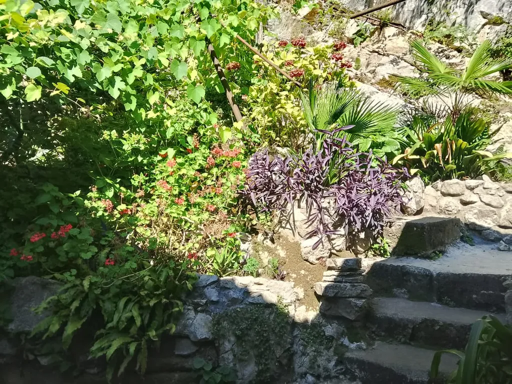 Уютное жильё с видом на горы в шаговой доступности от моря