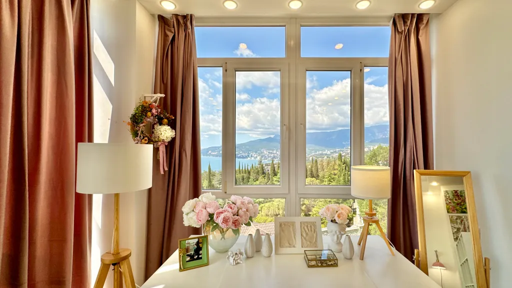 Квартира с дизайнерским ремонтом и видом на море Восход Ялта