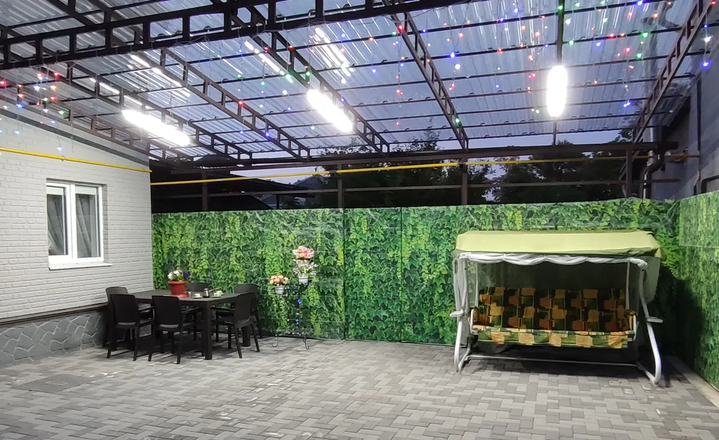 Уютный дом в частном секторе с парковой ваших машин