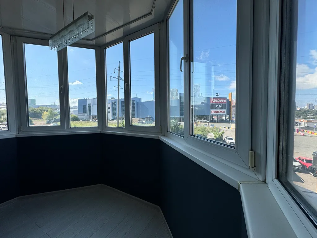 Студия около Ультры