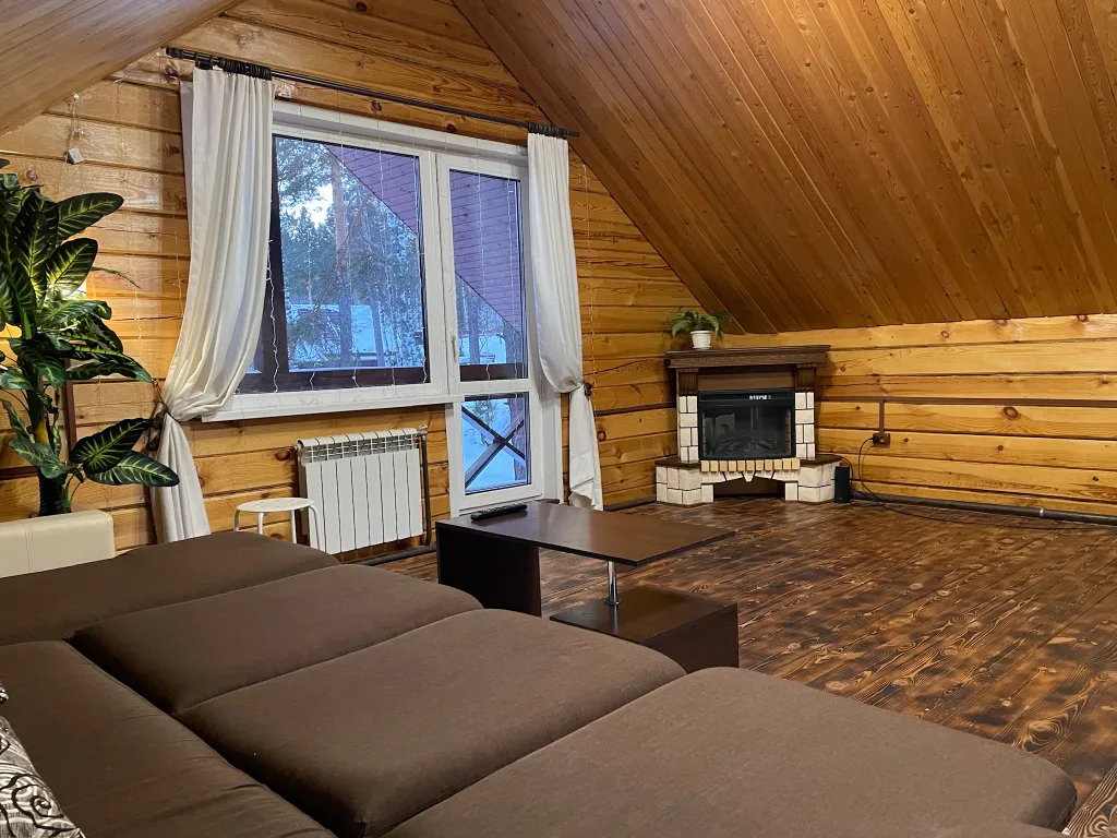 Сказочный дом в лесу