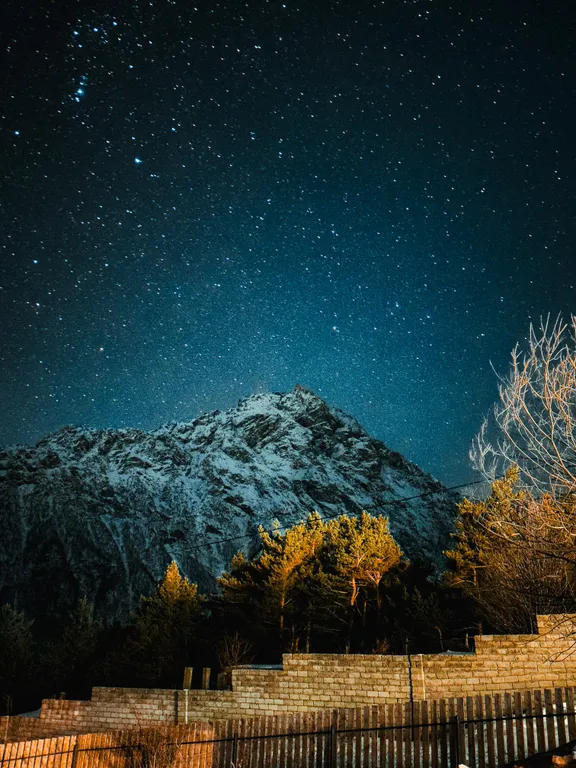 Цей коттеджи с видом на цейские горы