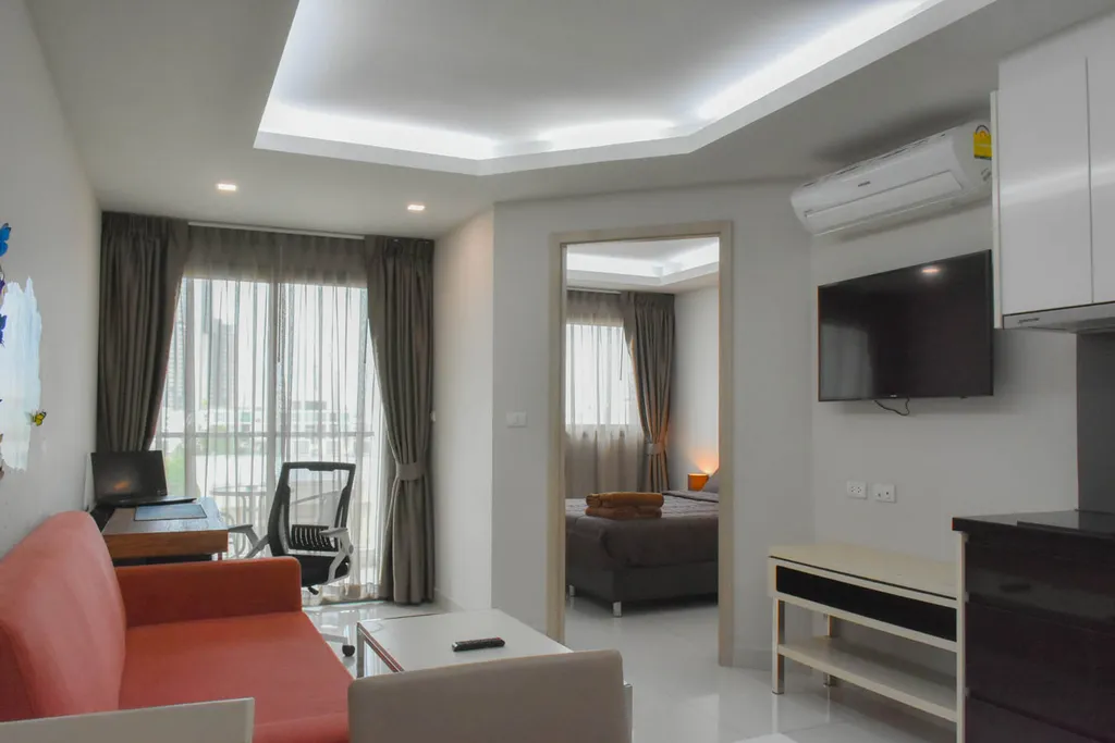 Комфортная квартира с видом на море. Быстрый интернет. Район-Пратамнак