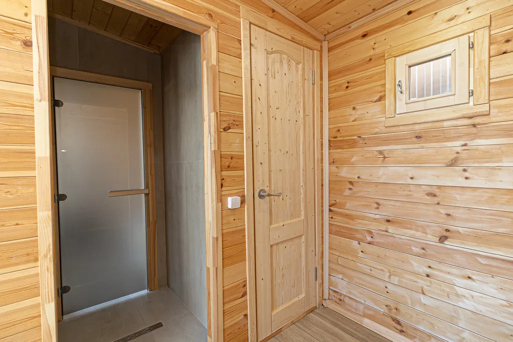 Уютный дом с теплым бассейном