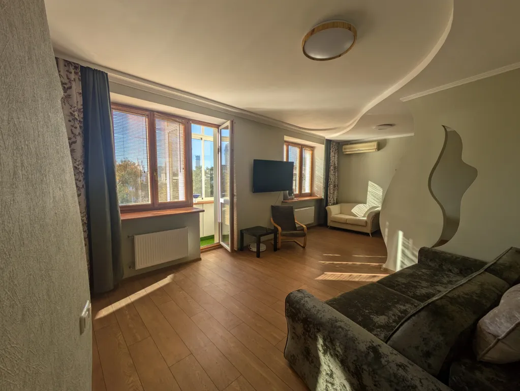 Квартира Просторная студия с видом на оперный театр — Екатеринбург