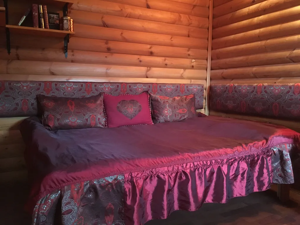 Тёплый коттедж в лесу