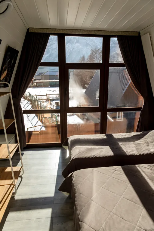 Афрейм White house три этажа с панорамным видом на горы