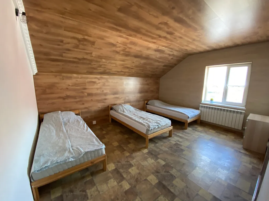 Уютный гостевой дворик в живописном тихом уголке