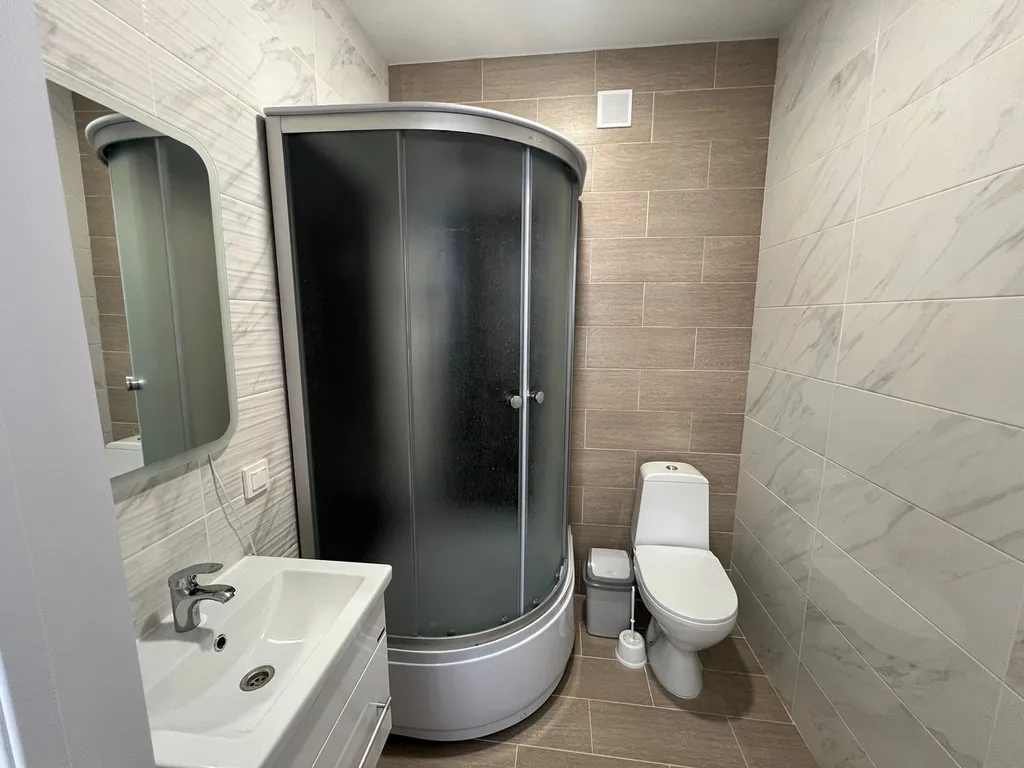 341 Евротри 2 сан. узлами на 6 человек с бассейнами