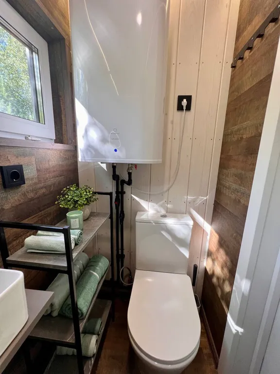 Атмосферный дом в соснах