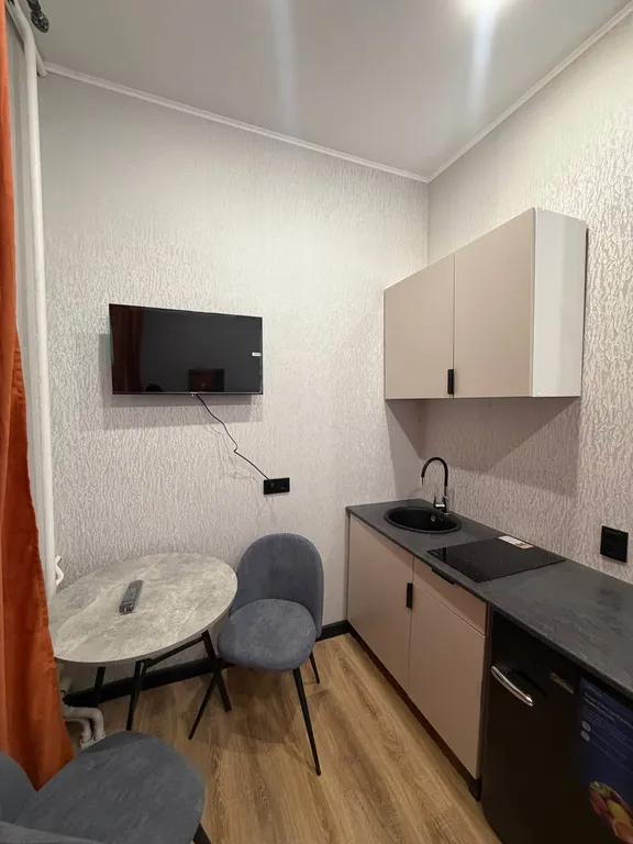 Уютная студия в центре на набережной реки Волга