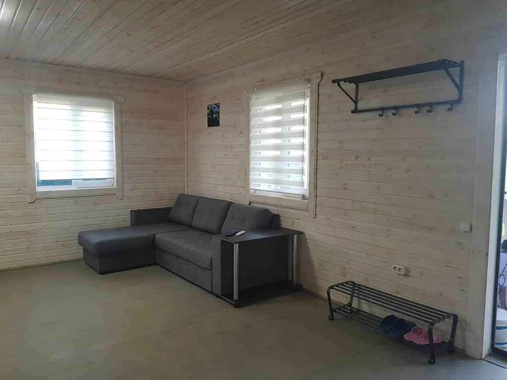 Коттедж Дом для семейного отдыха — Луга