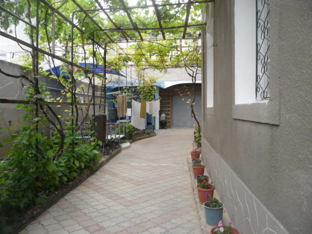 Трёхкомнатный номер в пяти минутах от моря