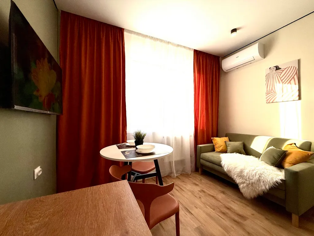 Квартира на Автомобилистов, 15 от компании Хоум Отель