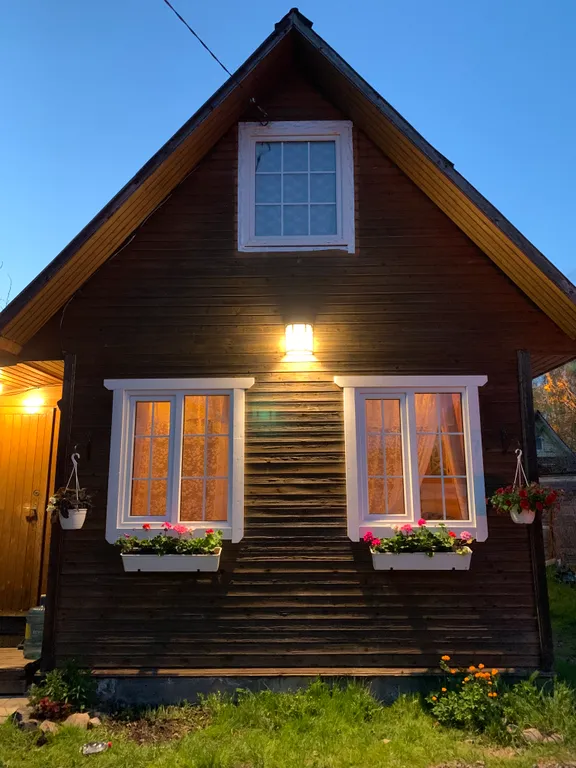 Уютный домик с печью-камином в центре