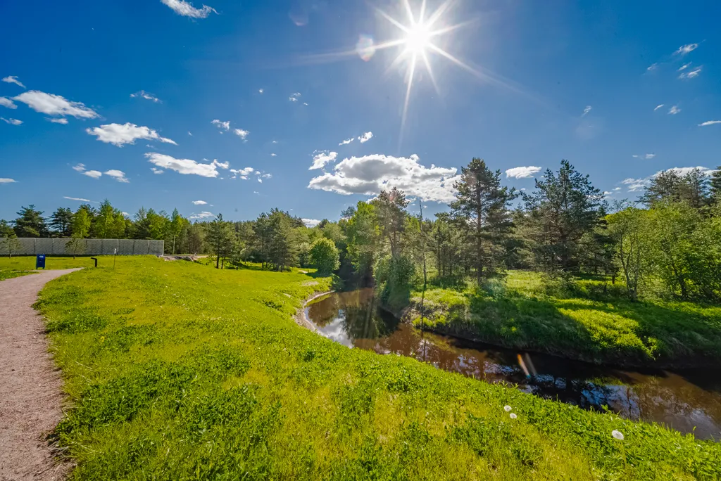 Охтаинн 26-1 с видом на школу