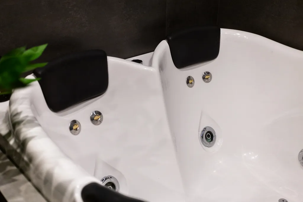 Просторный дом с джакузи