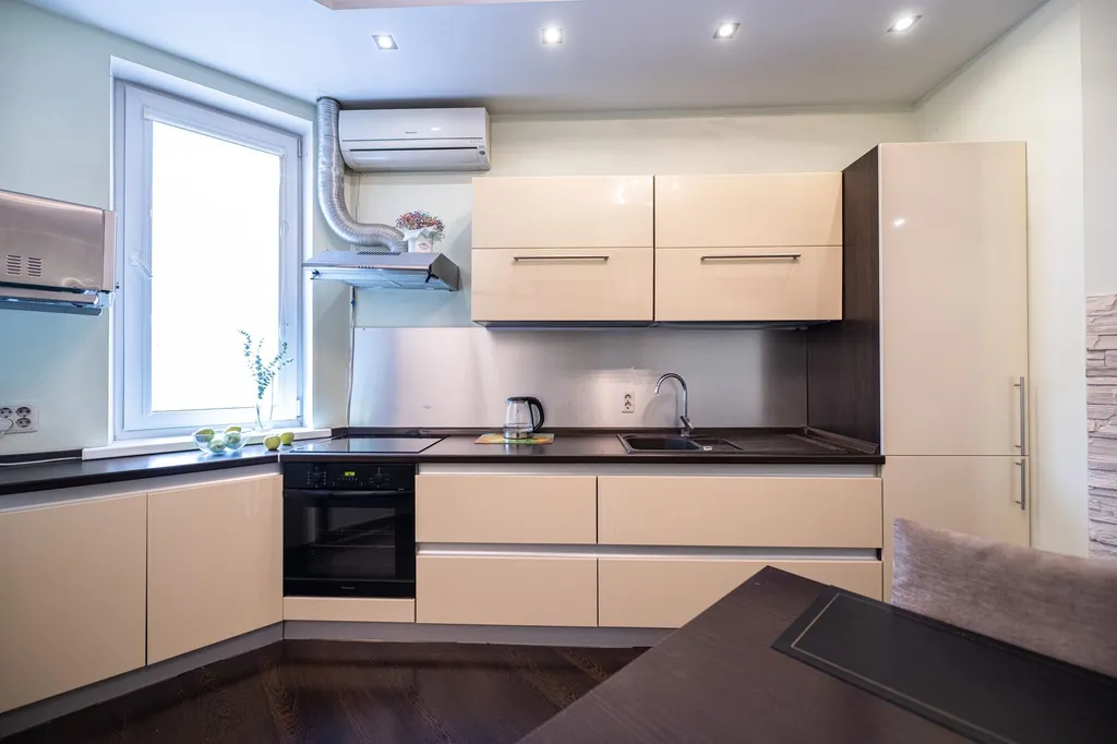 Большая квартира с кондиционерами и камином