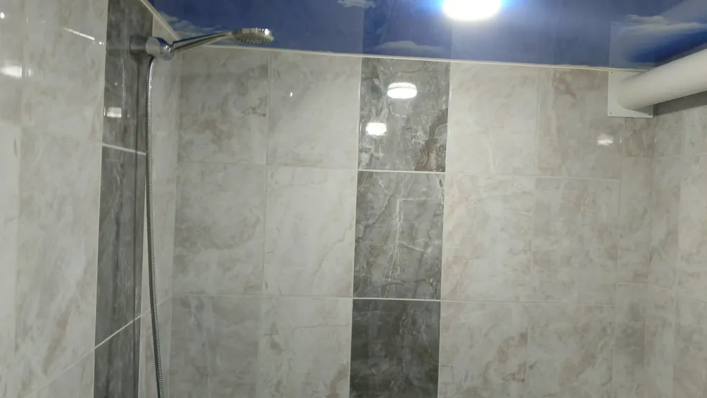 Квартира в доме с райским садом под смотровой площадкой и близ моря