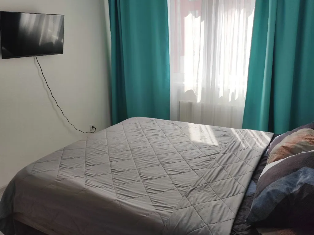 Уютная квартира студия+ спальня рядом с Термы Вода