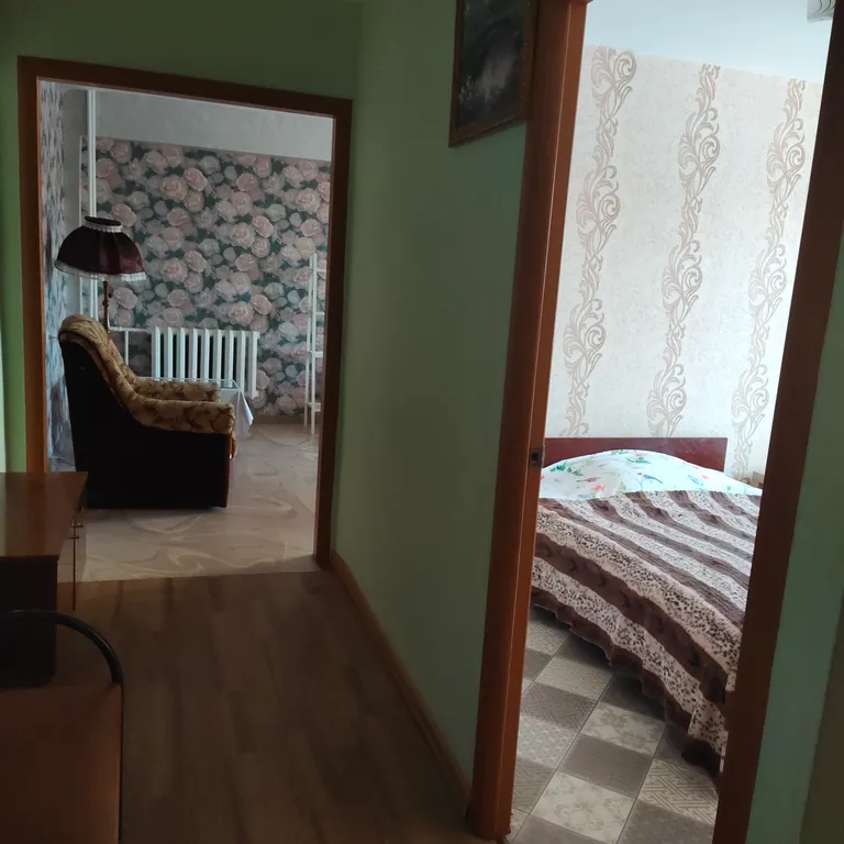 Чистая, ухоженная двухкомнатная квартира в центре города