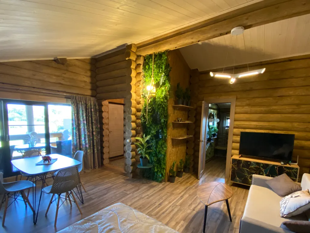 Домик со своим прудом и баней