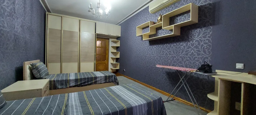 Большая и новая квартира в центре города