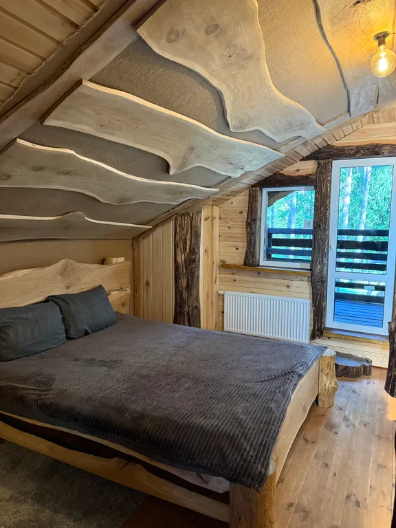 Дом-коттедж банкетный зал, спальни, доп: баня и купель, Минское море