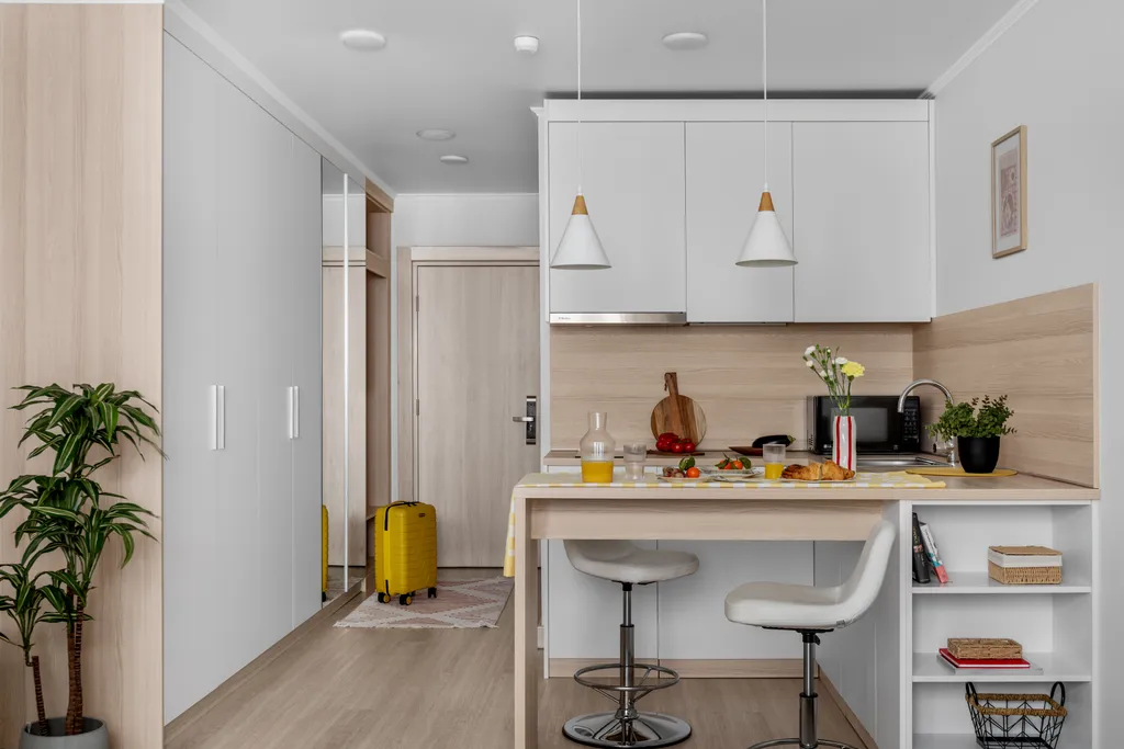 YES Апарт-Отель  King-Size кровать кухня вид на Ботанический сад