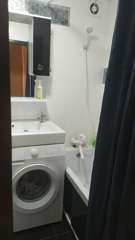 Большая двухкомнатная квартира возле Нахимовского училища