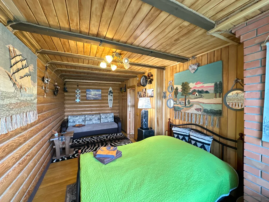 Деревянный дом изба