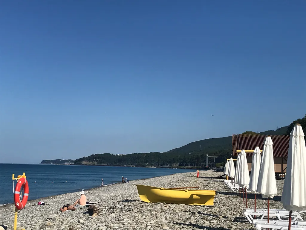 Дом в горах с видом на реку