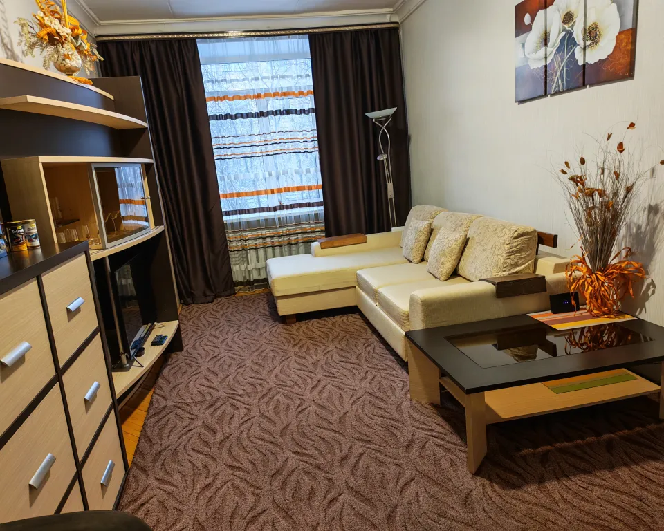 Уютная 2-х комнатная квартира с красивым видом на центральную площадь