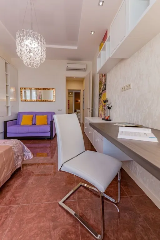 Квартира с террасой и видом на море