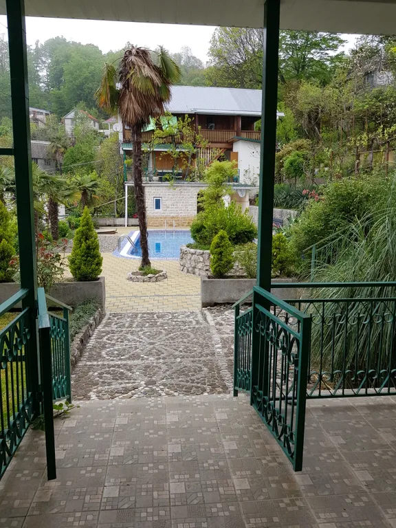 Дом с бассейном у моря участок - 24 сотки райского сада