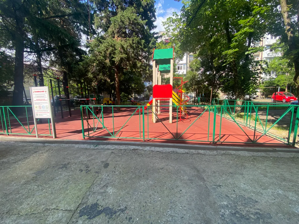 Квартира Двухкомнатная квартира парк, с двумя жилыми лоджиями — Сочи