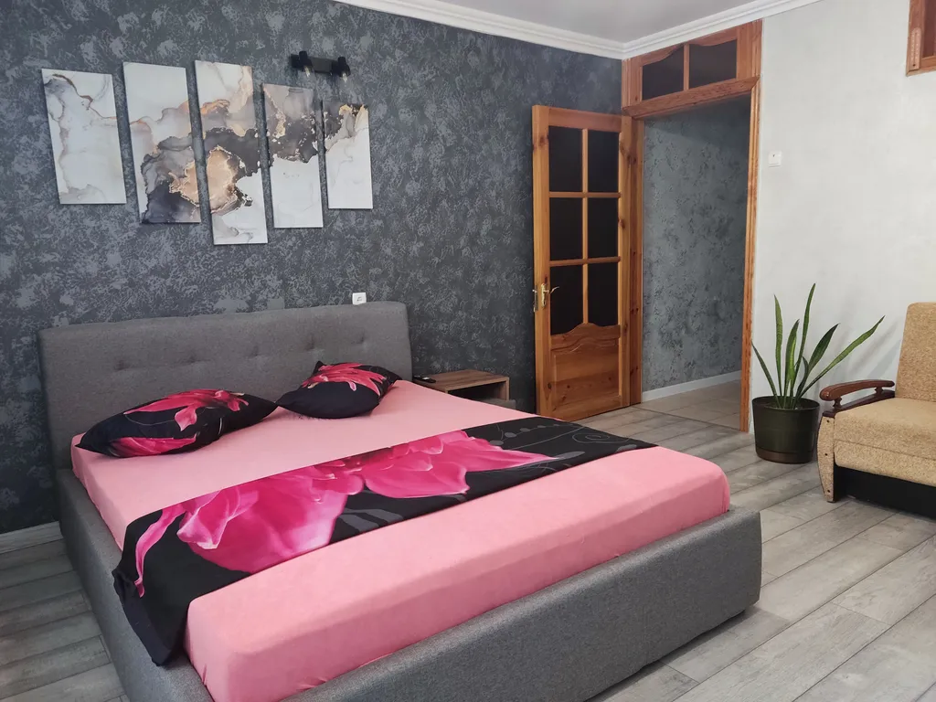 Коттедж с гаражом и двориком — аренда посуточно в Партенит