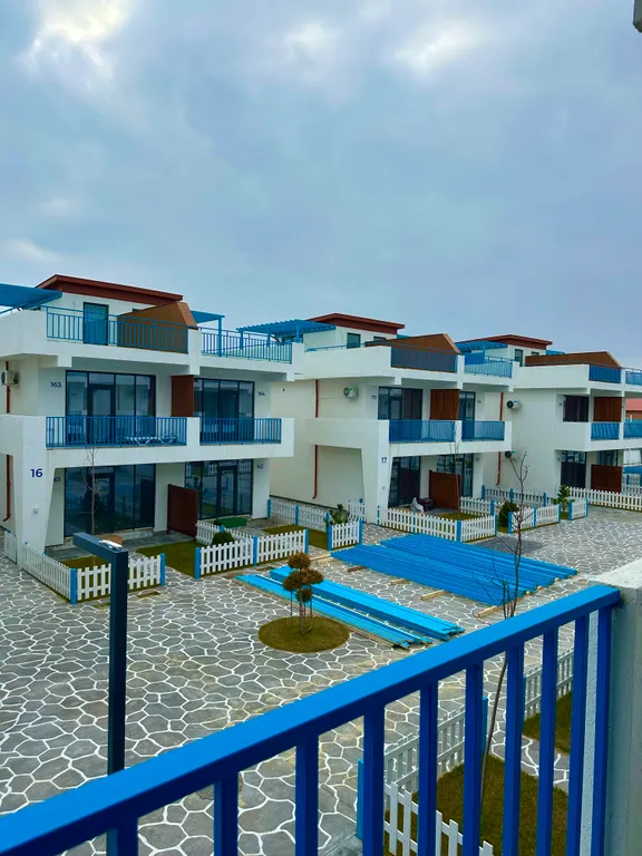 Двухуровневый полулюкс с зоной отдыха на крыше