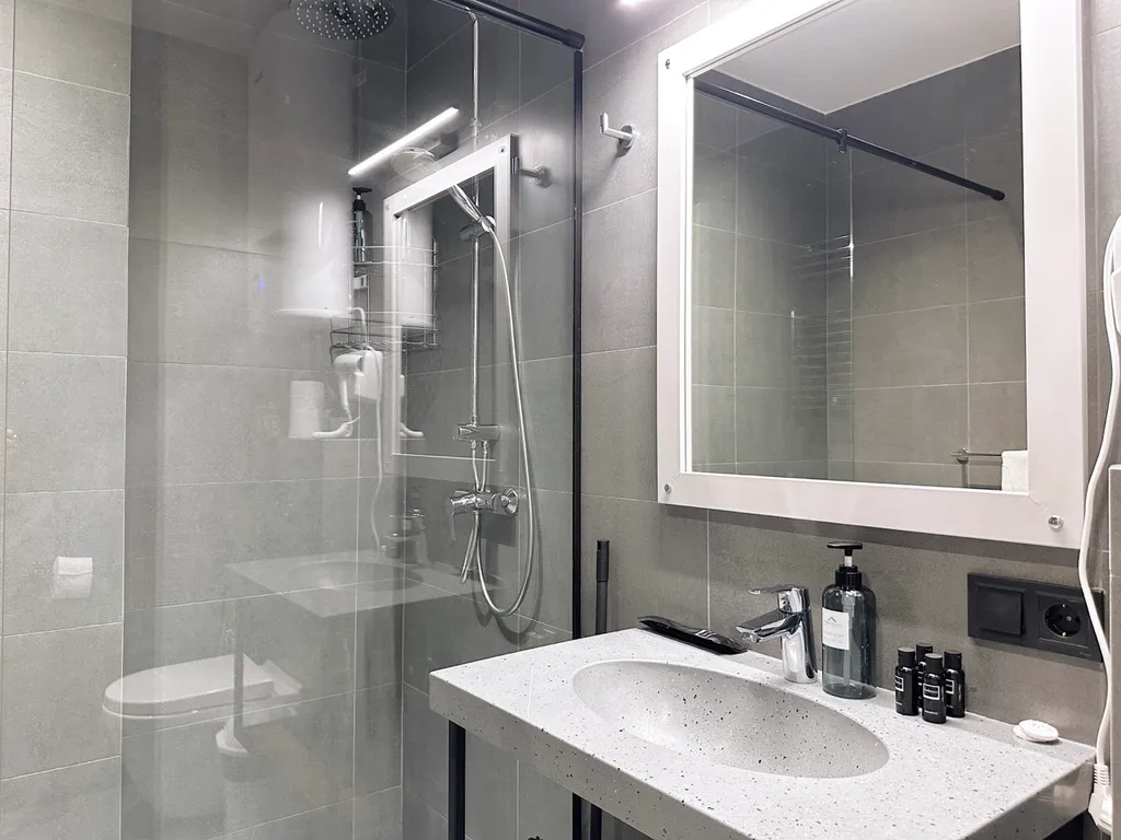 Просторный апартамент с видом на горы и море Crowne Plaza