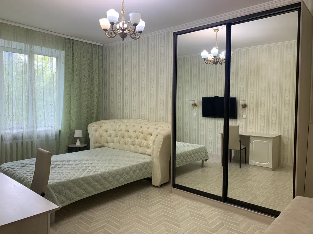 Трехкомнатная квартира посуточно в Тюмени