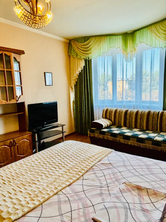 Рядом автовокзал, Мега Гринн